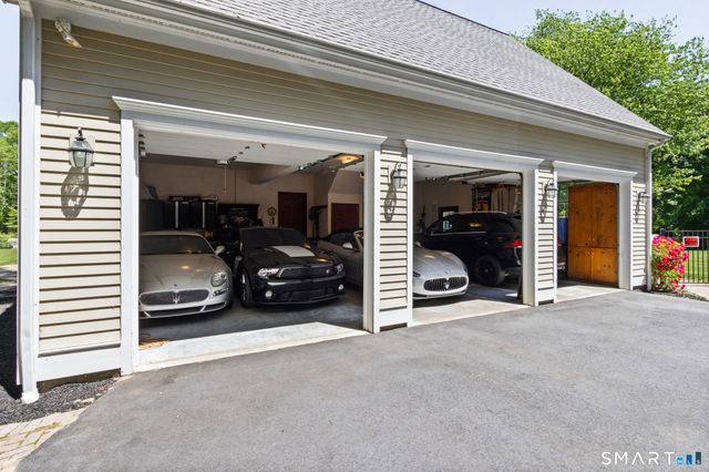 14 Bittersweet Way, Stonington, CT 06378