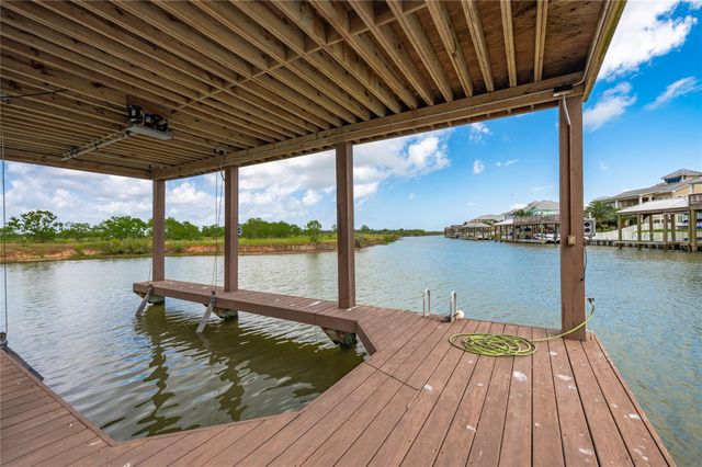 5321 Allen Cay Drives, Texas City, TX 77590