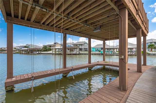 5321 Allen Cay Drives, Texas City, TX 77590