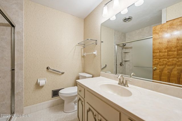 4207 Final Dr, Louisville, KY 40219