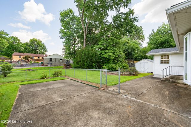 4207 Final Dr, Louisville, KY 40219