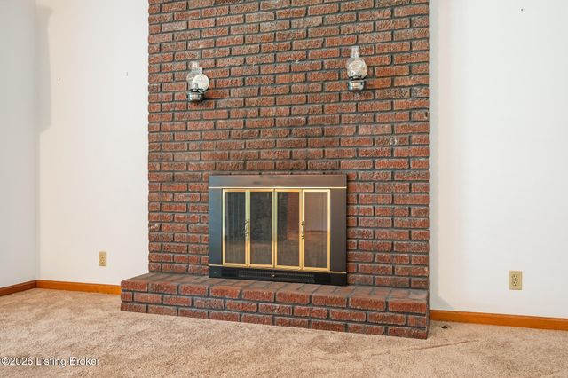 4207 Final Dr, Louisville, KY 40219