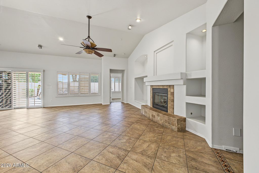2401 W SILVER STREAK Way, San Tan Valley, AZ 85144 — photo 5