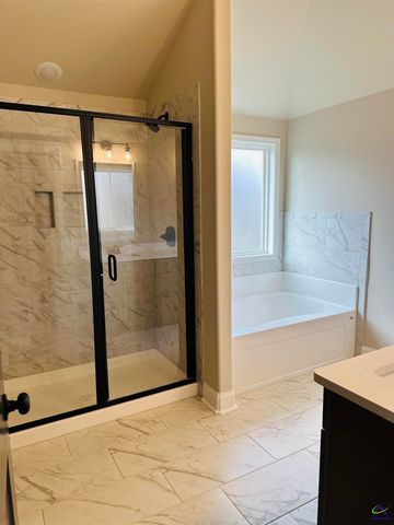 717 Lindsey Brooke Trace, Bonaire, GA 31005