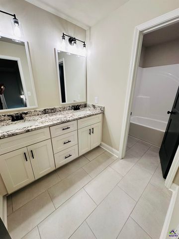 717 Lindsey Brooke Trace, Bonaire, GA 31005