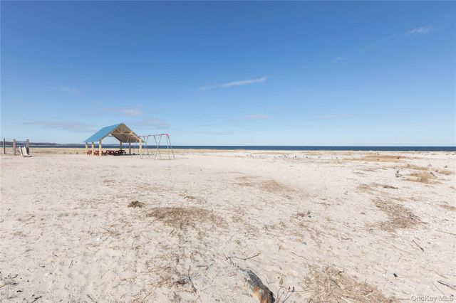 1995 Ruth Road, Mattituck, NY 11952