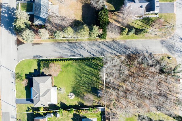 1995 Ruth Road, Mattituck, NY 11952