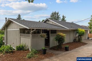 315 Hill St, Silverton, OR 97381