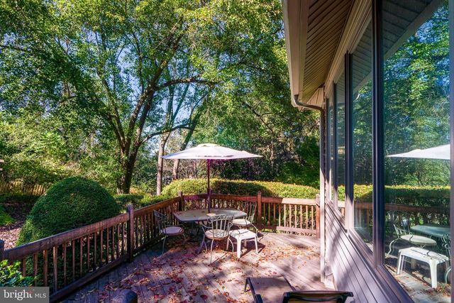 2340 RALEIGH DR, Lancaster, PA 17601