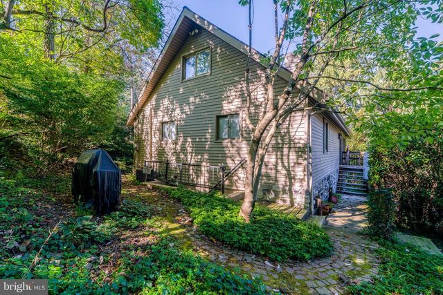 2340 RALEIGH DR, Lancaster, PA 17601