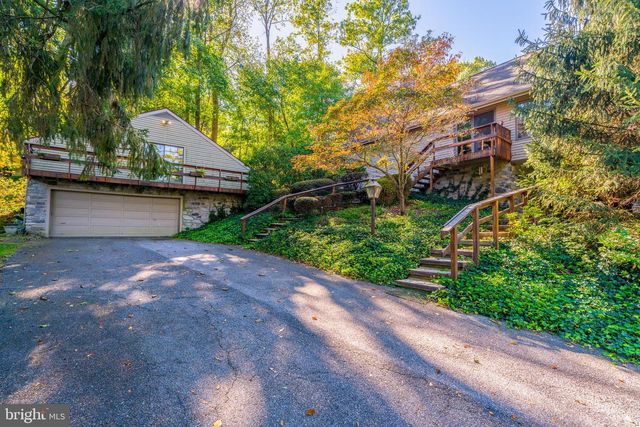 2340 RALEIGH DR, Lancaster, PA 17601