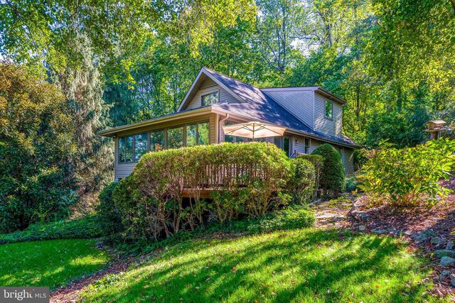 2340 RALEIGH DR, Lancaster, PA 17601