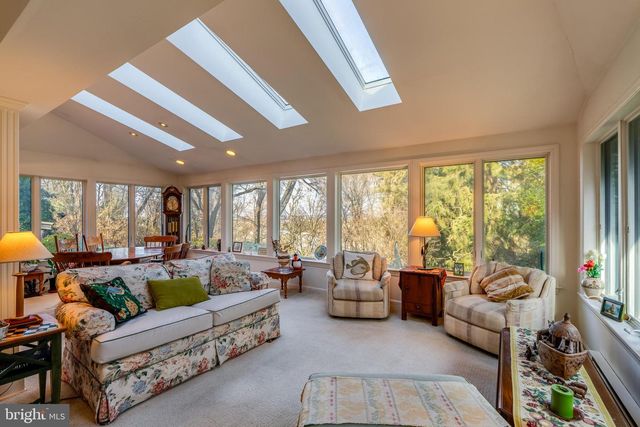 2340 RALEIGH DR, Lancaster, PA 17601