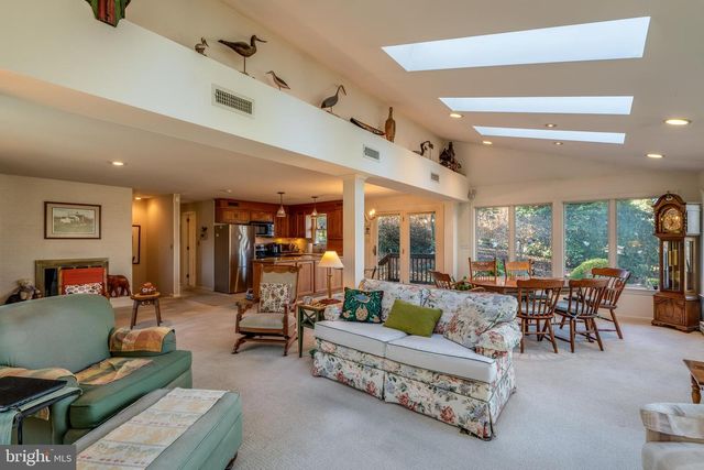 2340 RALEIGH DR, Lancaster, PA 17601