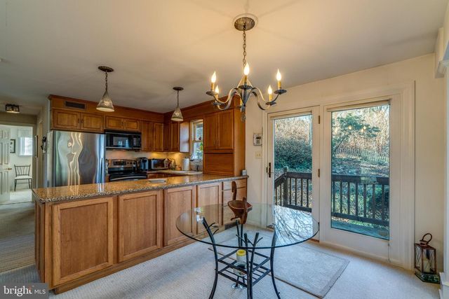 2340 RALEIGH DR, Lancaster, PA 17601