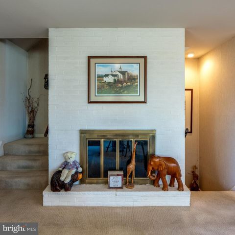 2340 RALEIGH DR, Lancaster, PA 17601