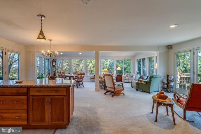 2340 RALEIGH DR, Lancaster, PA 17601