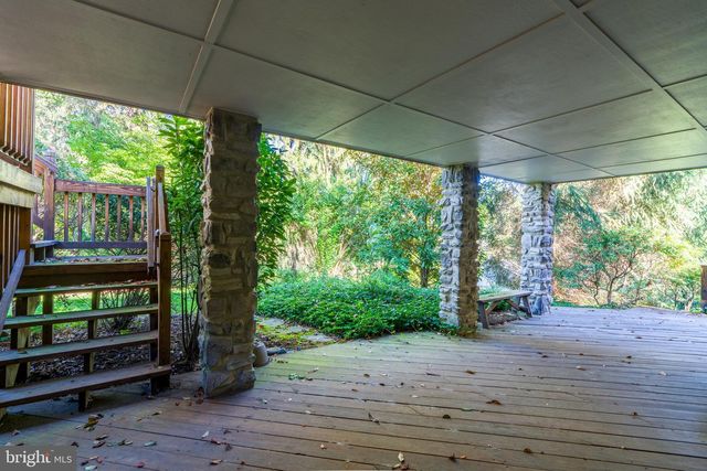 2340 RALEIGH DR, Lancaster, PA 17601