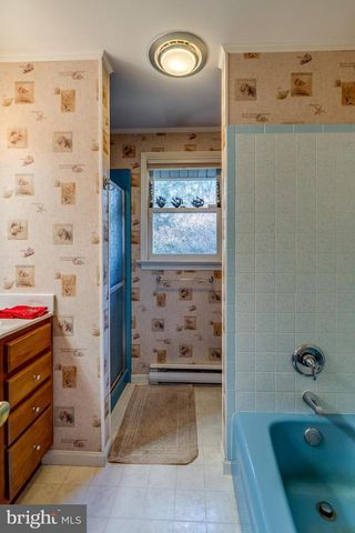 2340 RALEIGH DR, Lancaster, PA 17601