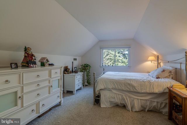 2340 RALEIGH DR, Lancaster, PA 17601