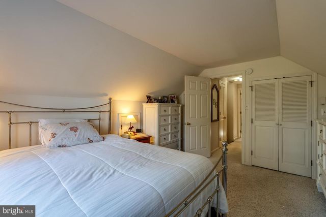 2340 RALEIGH DR, Lancaster, PA 17601