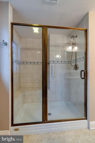 2340 RALEIGH DR, Lancaster, PA 17601