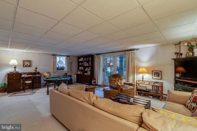 2340 RALEIGH DR, Lancaster, PA 17601