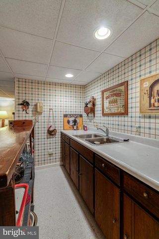 2340 RALEIGH DR, Lancaster, PA 17601