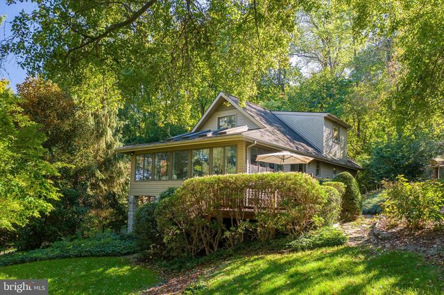 2340 RALEIGH DR, Lancaster, PA 17601