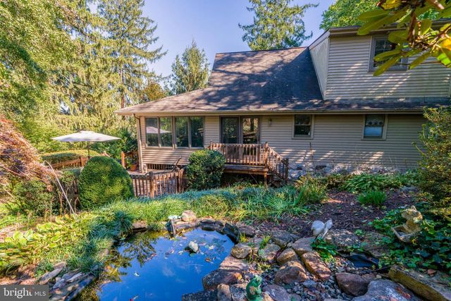 2340 RALEIGH DR, Lancaster, PA 17601