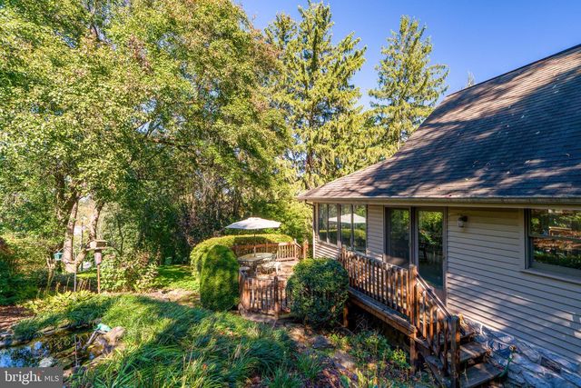 2340 RALEIGH DR, Lancaster, PA 17601