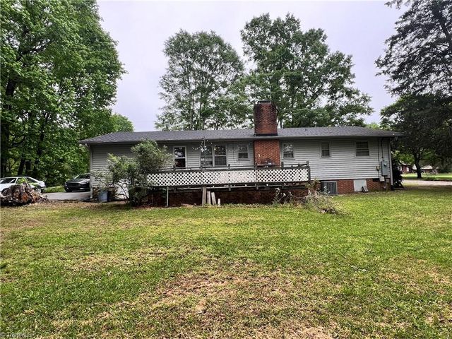 5899 Ashbrook Circle, Archdale, NC 27263
