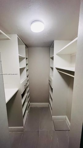 731 N Pine Island Rd 206, Plantation, FL 33324