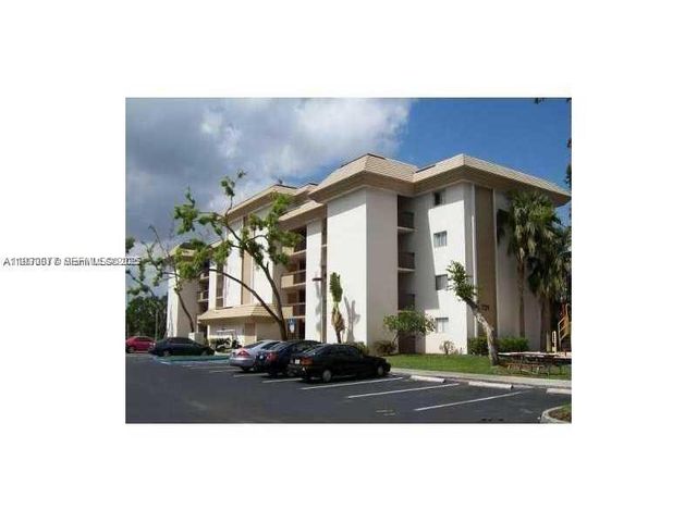 731 N Pine Island Rd 206, Plantation, FL 33324