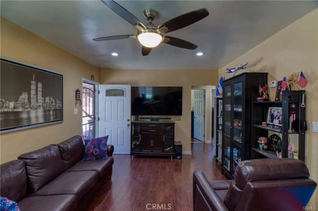 15450 Archwood, Van Nuys, CA 91406