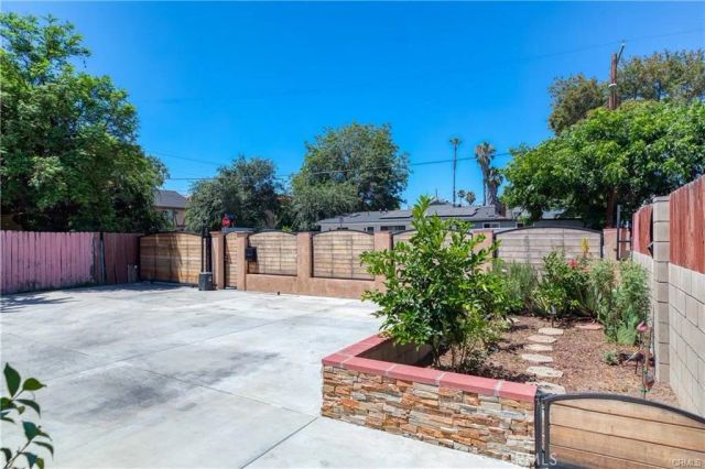 15450 Archwood, Van Nuys, CA 91406