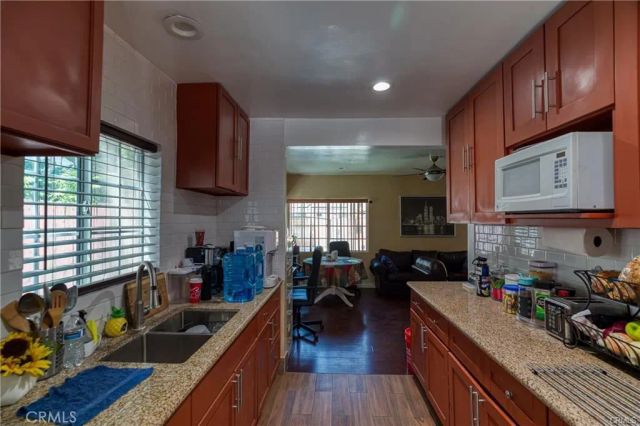 15450 Archwood, Van Nuys, CA 91406