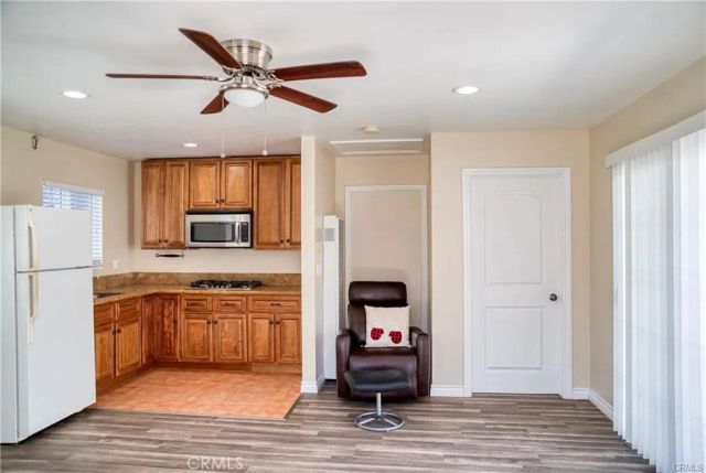 15450 Archwood, Van Nuys, CA 91406