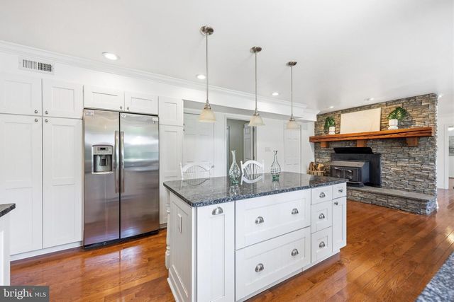 1528 PALM CT, Pasadena, MD 21122