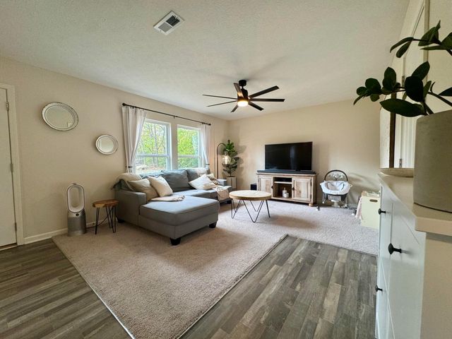 126 Twin Creek Way, Lancaster, OH 43130