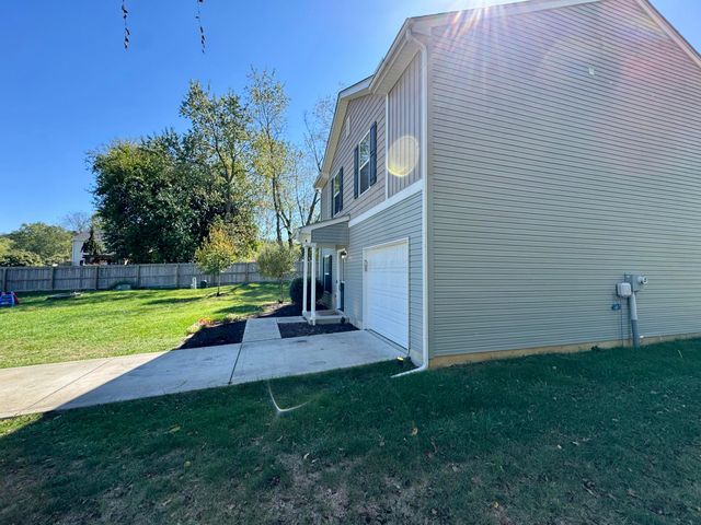 126 Twin Creek Way, Lancaster, OH 43130