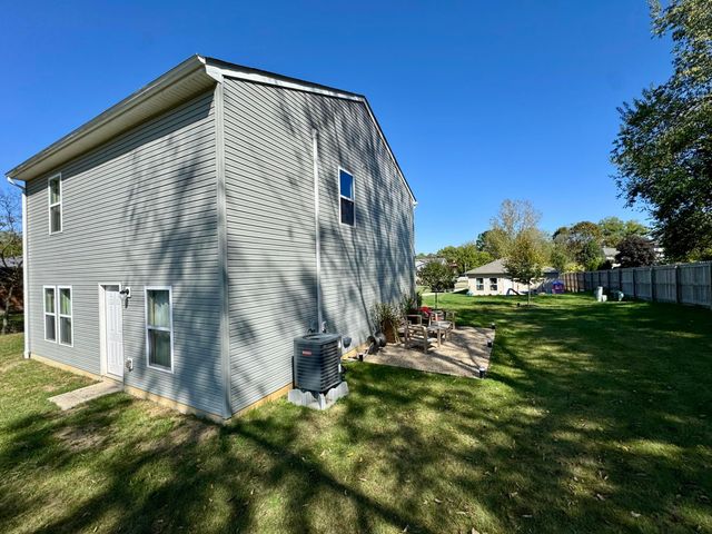 126 Twin Creek Way, Lancaster, OH 43130