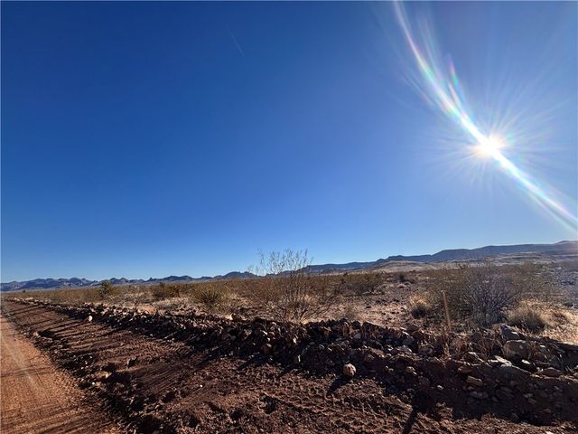 Lot 3 N Dilkon Rd., Golden Valley, AZ 86413