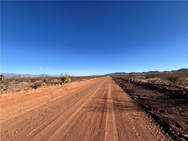 Lot 3 N Dilkon Rd., Golden Valley, AZ 86413