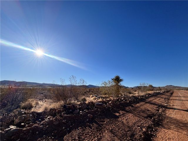 Lot 3 N Dilkon Rd., Golden Valley, AZ 86413