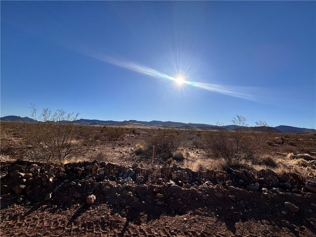 Lot 3 N Dilkon Rd., Golden Valley, AZ 86413