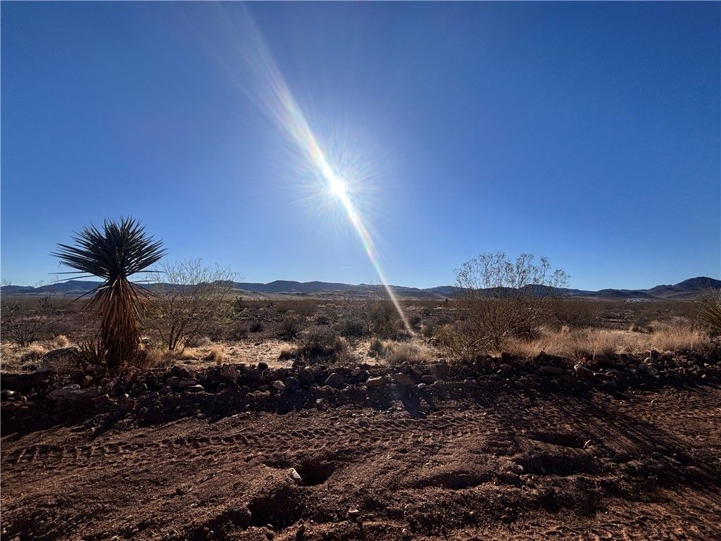 Lot 3 N Dilkon Rd., Golden Valley, AZ 86413