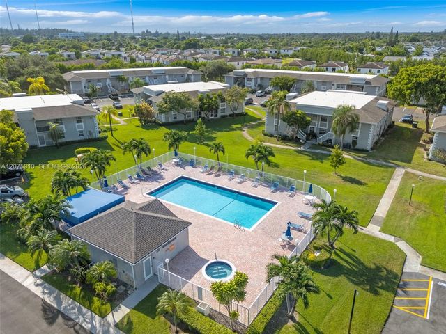 426 NE 210th Cir Terrace 103-2, Miami, FL 33179