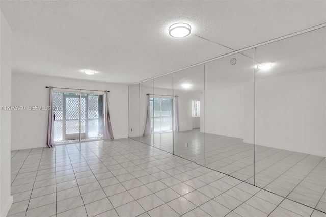 426 NE 210th Cir Terrace 103-2, Miami, FL 33179