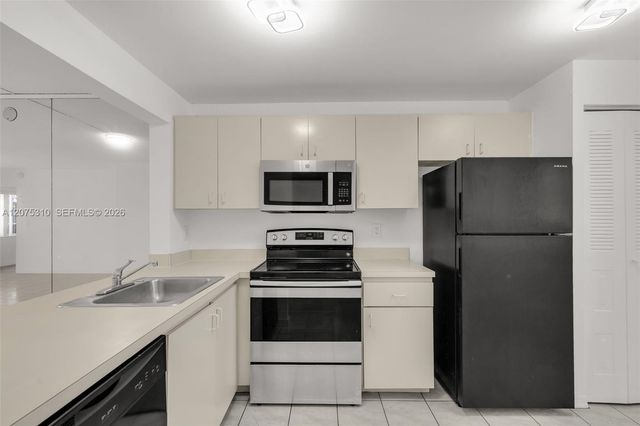 426 NE 210th Cir Terrace 103-2, Miami, FL 33179